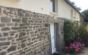Charmant gîte avec extérieur et piscine partagée